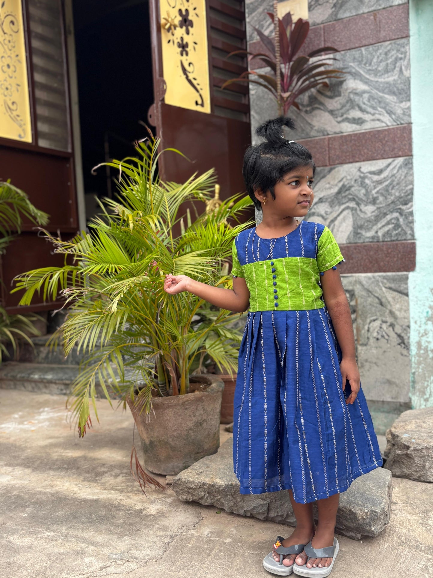 Kids Ethnic Frock - Raw silk with thread Zari